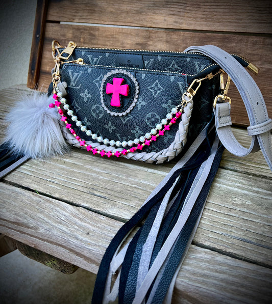 Black Multi Pochet
