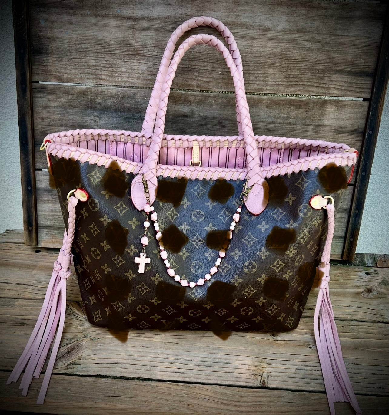 Monogram w/baby pink