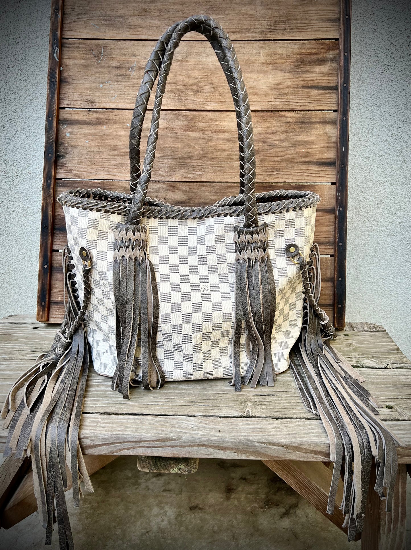Gray & white check tote