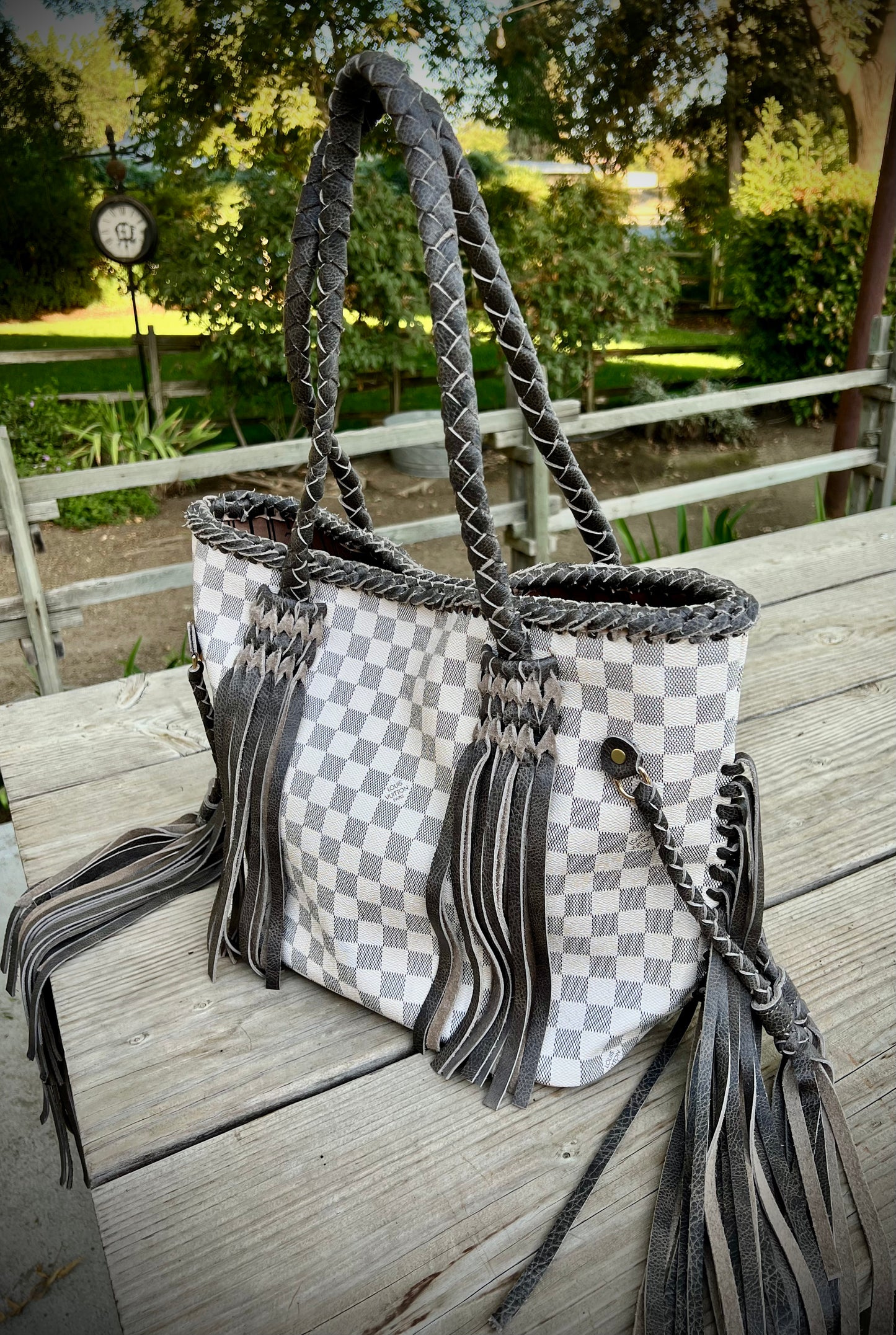 Gray & white check tote
