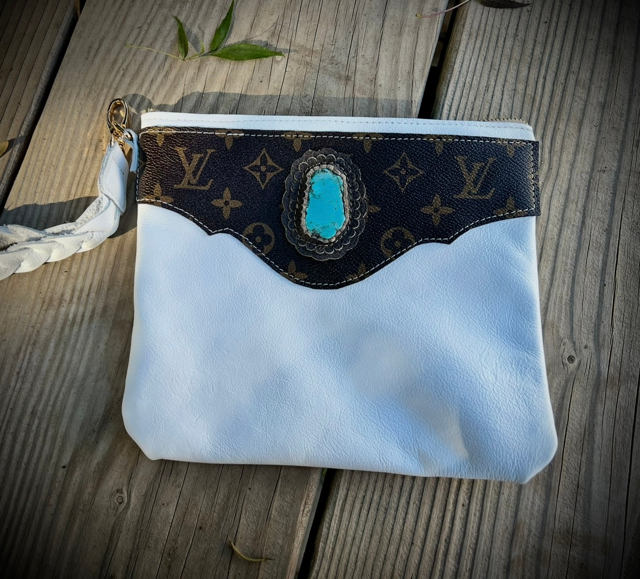 Wristlet bag