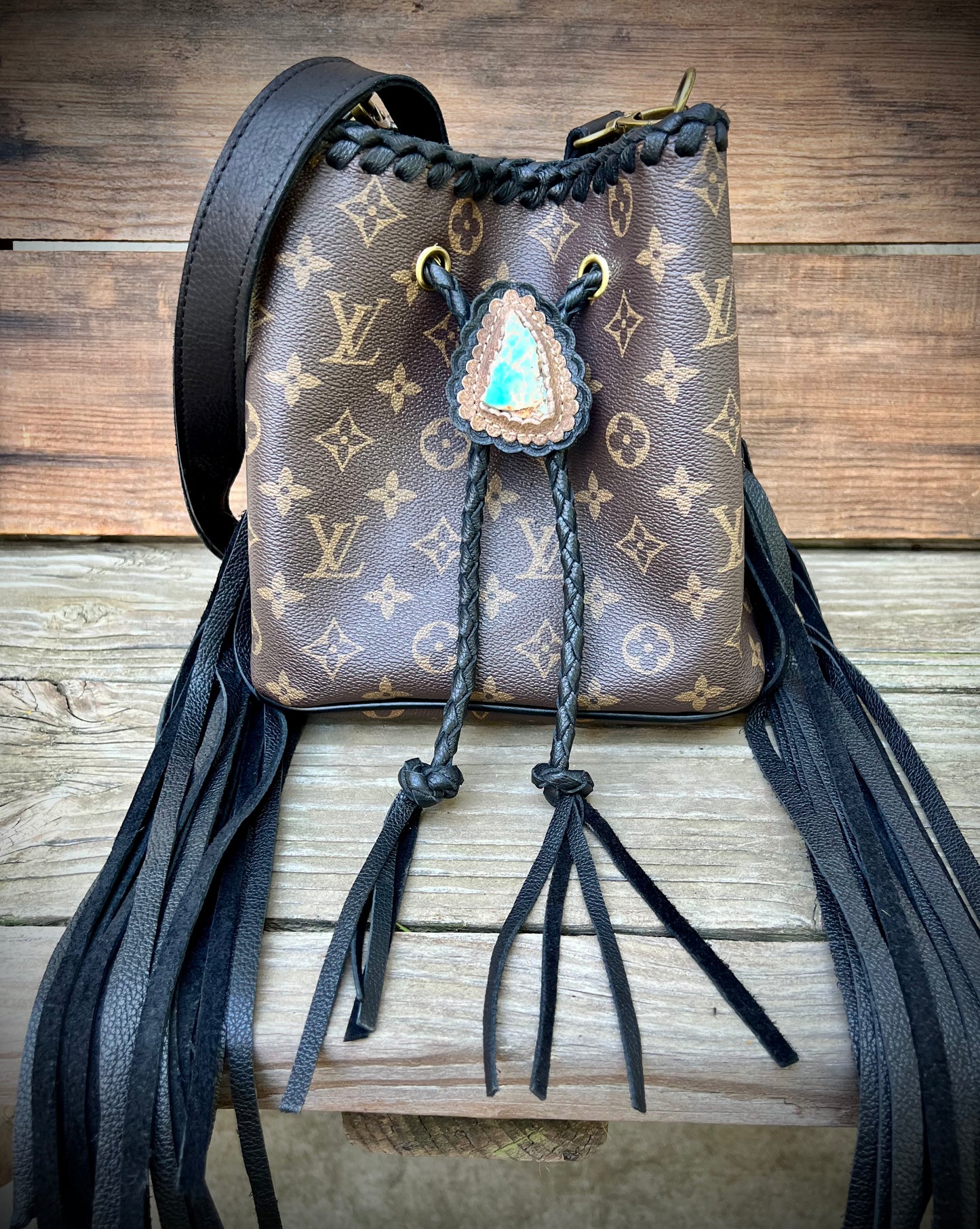 Bucket bag