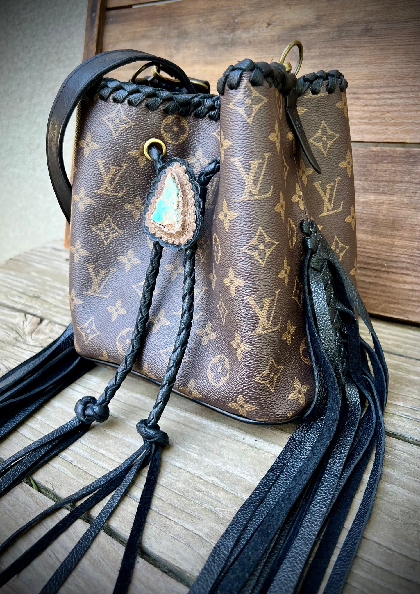 Bucket bag