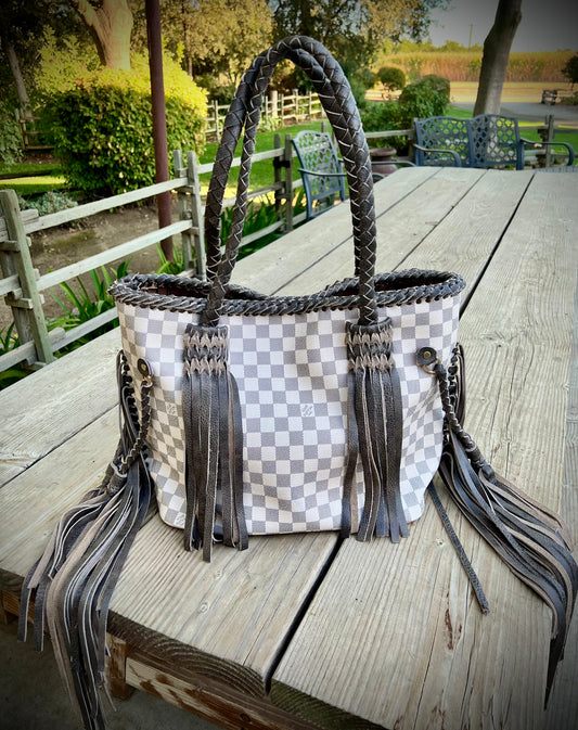Gray & white check tote
